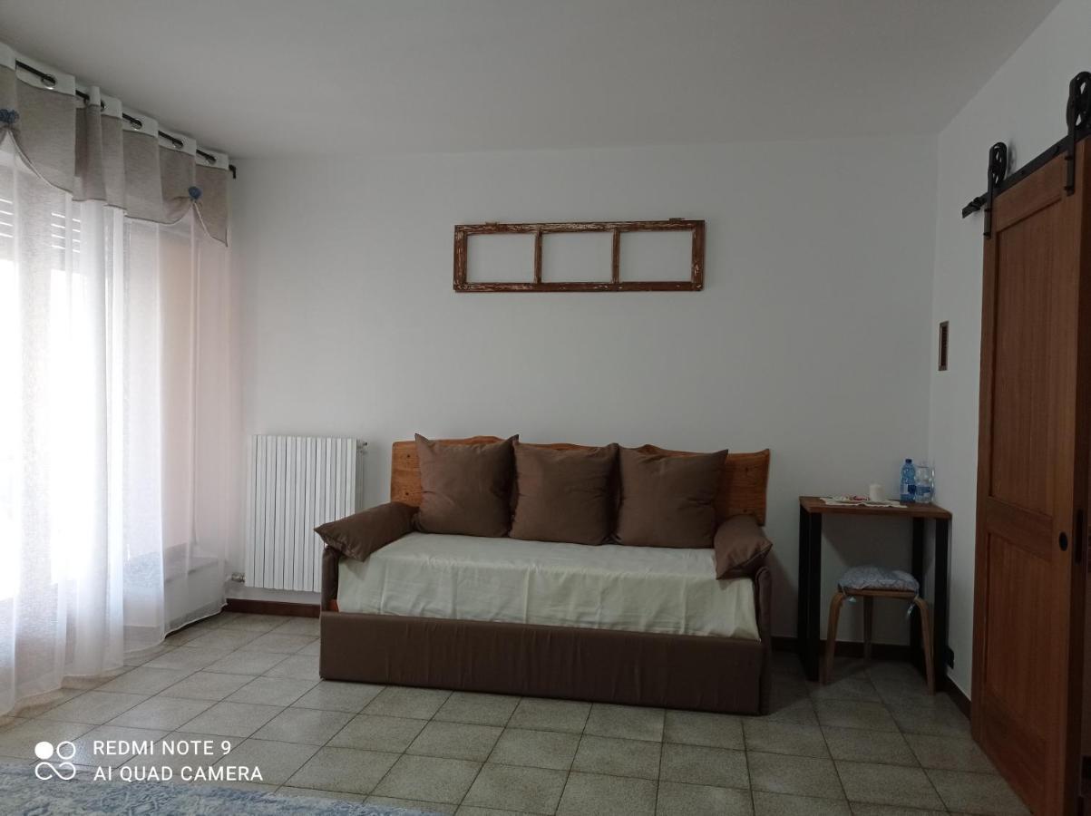 Il Giardino Segreto Apartment Beura Luaran gambar