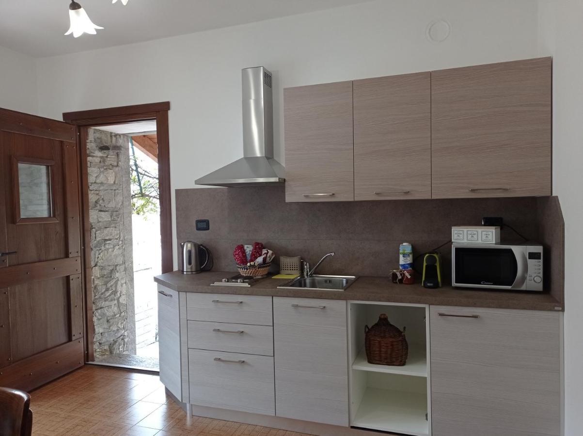 Il Giardino Segreto Apartment Beura Luaran gambar